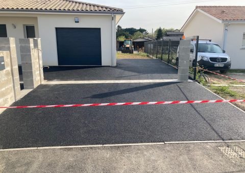 Parking en enrobé — Saint Médard d’Eyran