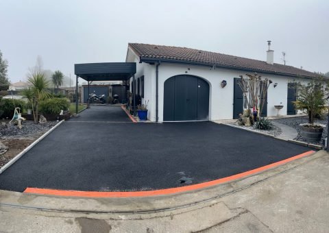 Parking enrobé 70 m² — Saint Médard d’Eyran