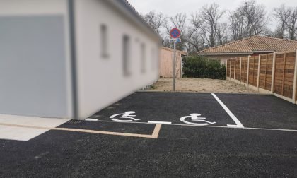 Parking enrobé cabinet 300 m² — Léognan — photo 2