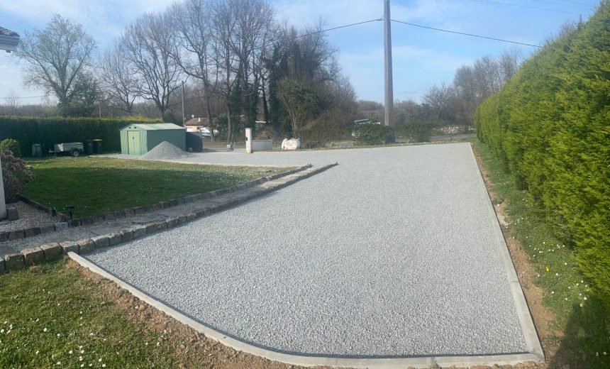 Parking diorite 4/10 — 220 m² — Daignac — photo 1
